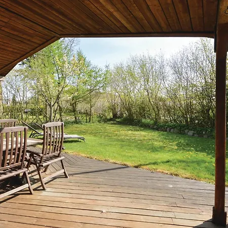 Three-bedroom In Dom wakacyjny *