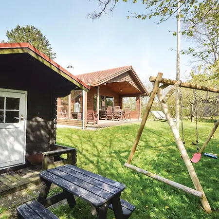 Dom wakacyjny Three-bedroom In *