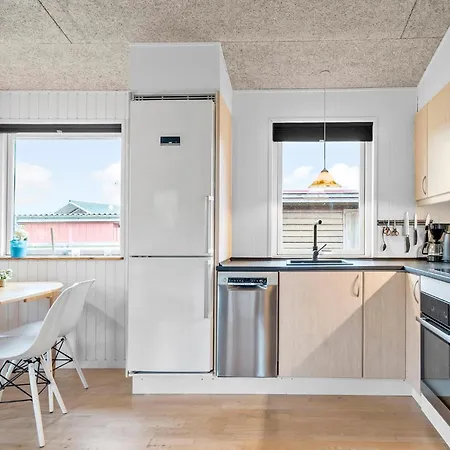 Dom wakacyjny Three-bedroom In *